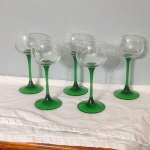 Set of 5 Beautiful French Crystal Wine Glasses, Luminarc Glassware France 60-70